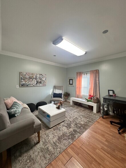 More Photos Of 1226 Lakeview Dr, Franklin Loft Creative Space For Sale