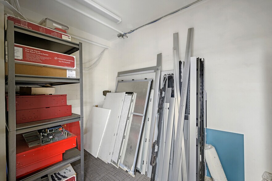 More Photos Of 2304-2306 Burbank blvd, Burbank Office Residential For Sale