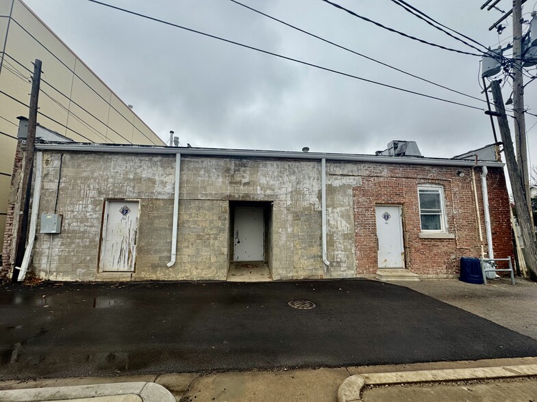 More Photos Of 126 Walnut St, Washington Freestanding For Sale