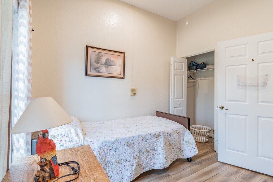 More Photos Of 4407 Millwood Rd, Spring Hill Assisted Living For Sale