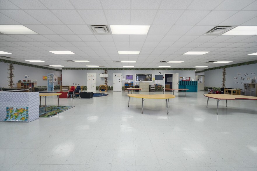 More Photos Of 116 Corporate Dr, Elizabeth City Schools For Sale
