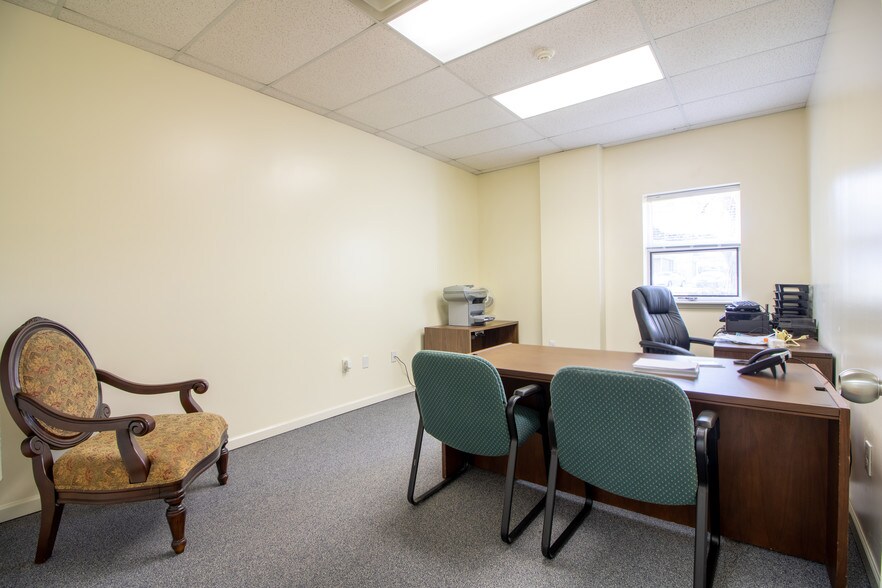 More Photos Of 290 Andrews Rd, Trevose Flex For Lease