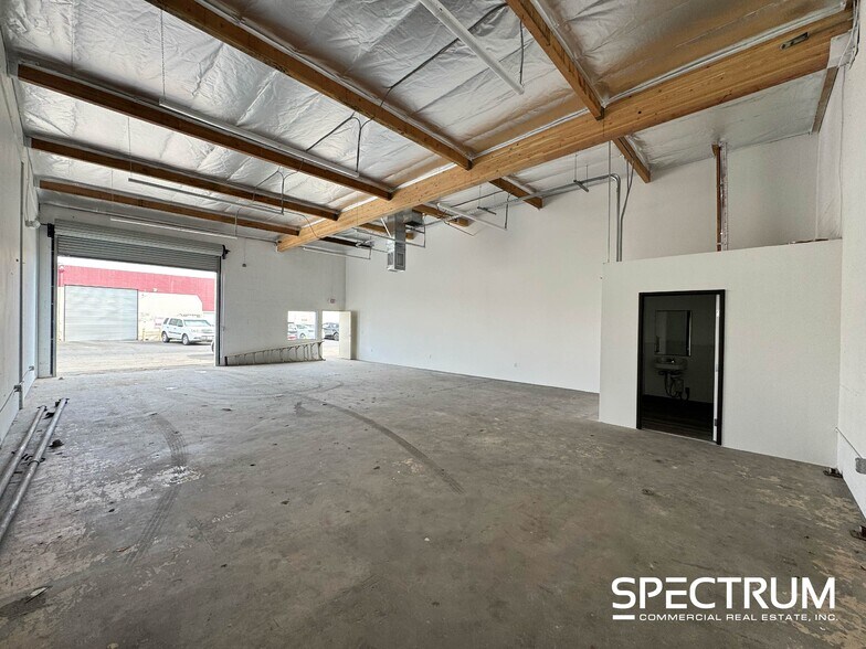 Primary Photo Of 15225 Stagg St, Van Nuys Warehouse For Lease