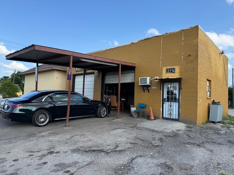 More Photos Of 5705 Wellesley Ave, Fort Worth Freestanding For Sale