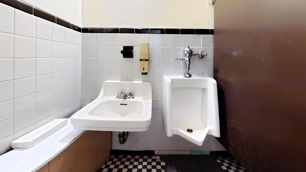 More Photos Of 10 Hanover Pl, Brooklyn Office For Lease