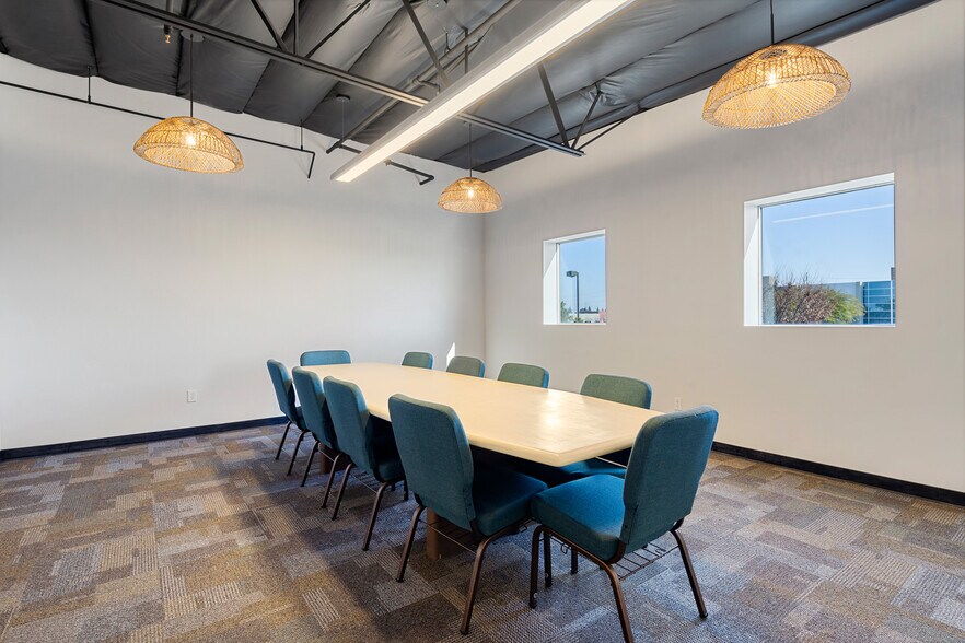 More Photos Of 5207 Young St, Bakersfield Industrial For Sale