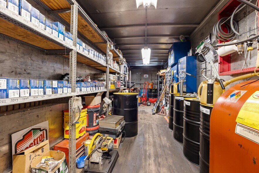 More Photos Of 2304 Huntingdon Pike, Huntingdon Valley Auto Repair For Sale