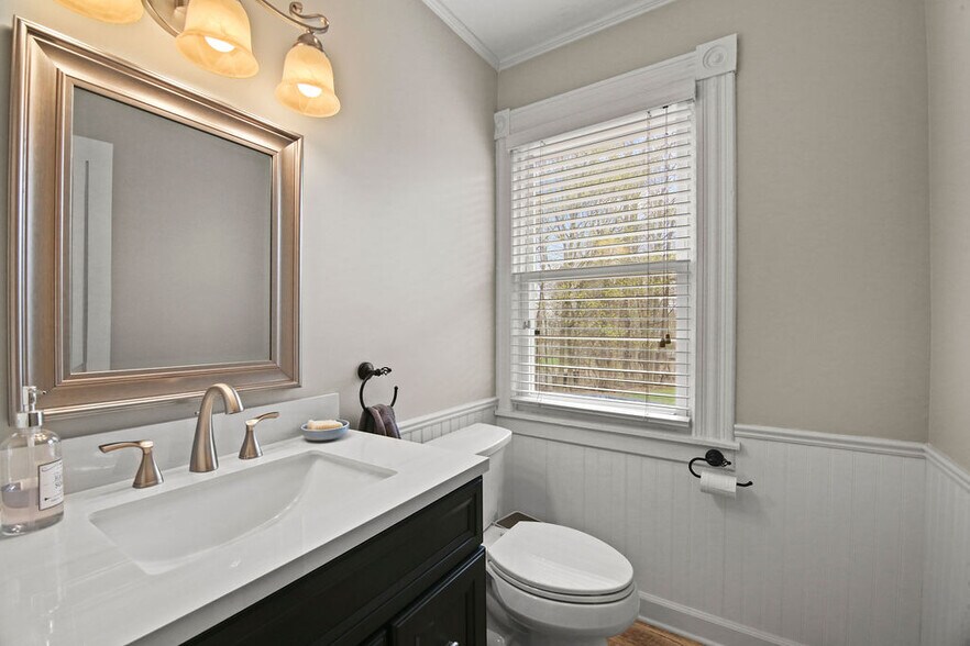 More Photos Of 18 Elm St, Rocky Hill Office Residential For Sale