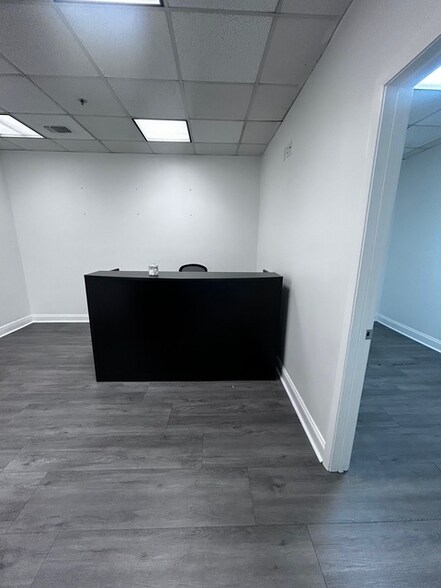 More Photos Of 900 W 49th St, Hialeah Medical For Lease