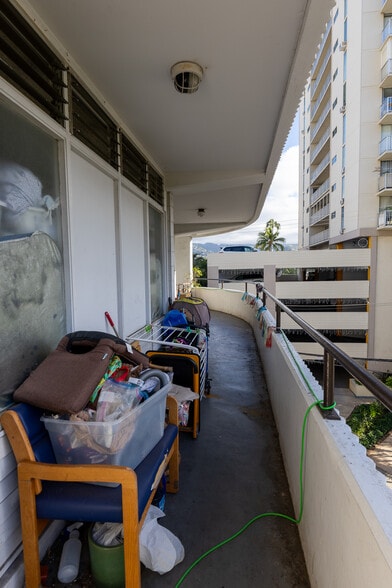 More Photos Of 250 Kapili St, Honolulu Apartments For Sale