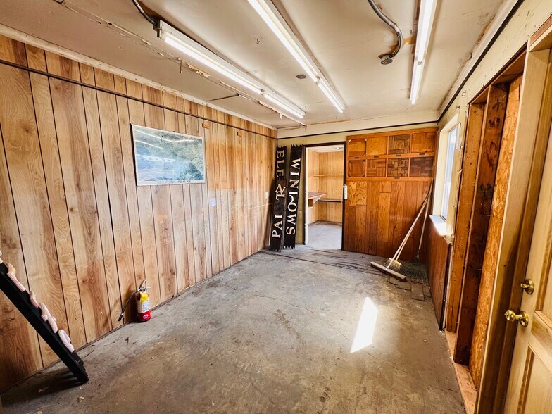 More Photos Of 2219 Fair Park Ave, Los Angeles Warehouse For Lease