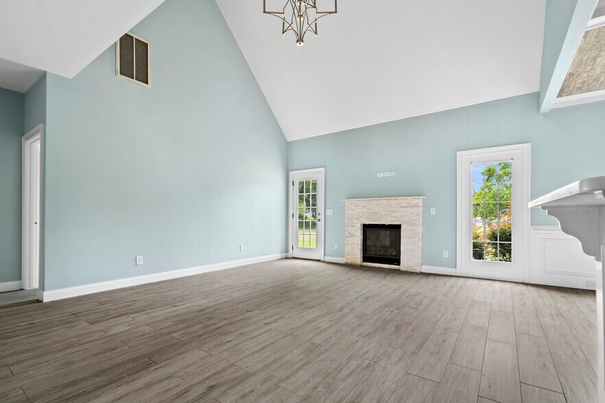 More Photos Of 1600 3rd Loop Rd, Florence Multifamily For Sale