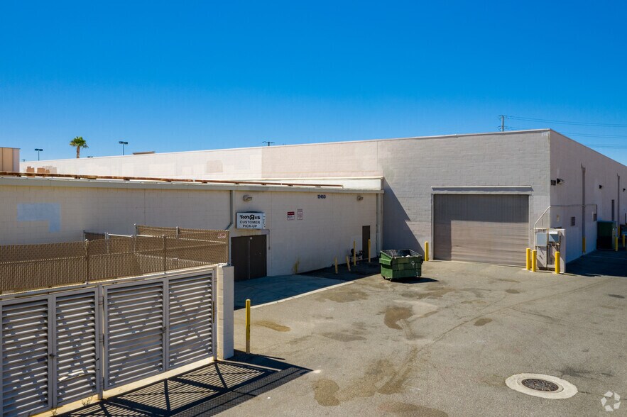 More Photos Of 12480 Amargosa Rd, Victorville Freestanding For Lease
