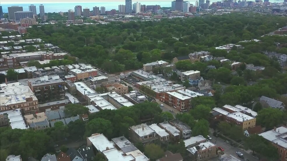 Primary Photo Of 1425-1441 W Montrose Ave, Chicago General Retail For Lease