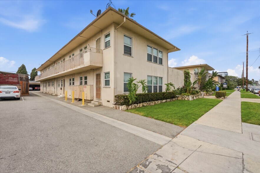 More Photos Of 3575 S Sepulveda Blvd, Los Angeles Apartments For Sale