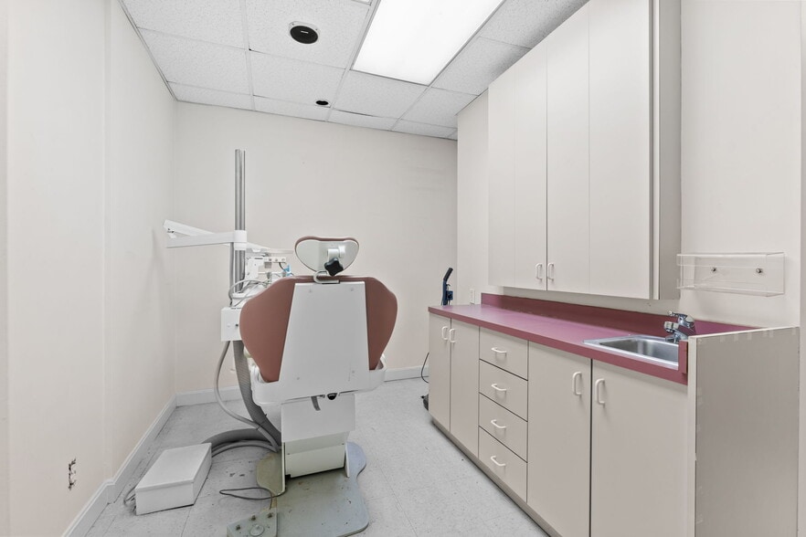 More Photos Of 77 Pond Ave, Brookline Apartments For Sale