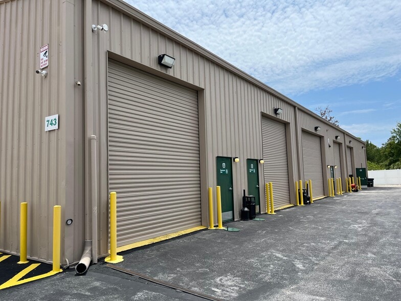 More Photos Of 743 Wesley Ave, Tarpon Springs Warehouse For Sale