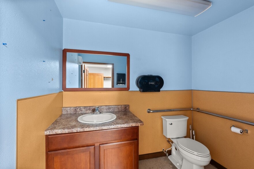 More Photos Of 281 Hamilton Rd N, Chehalis Warehouse For Sale