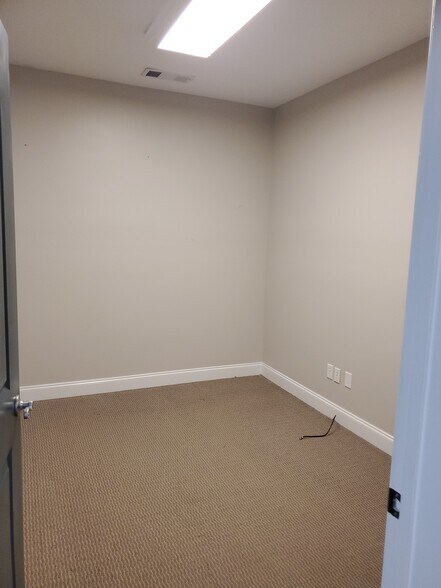 More Photos Of 5400 Laurel Springs Pky, Suwanee Office Residential For Lease