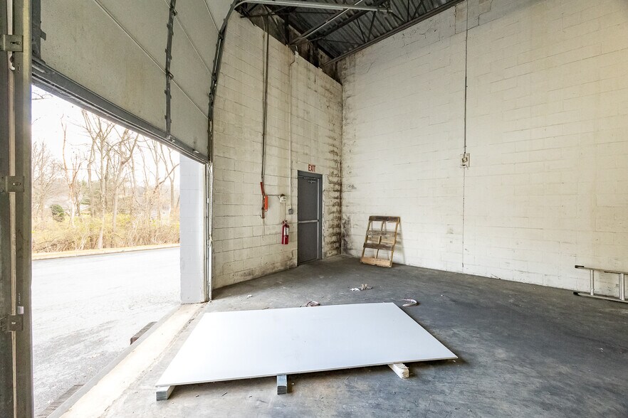 More Photos Of 640 Snyder Ave, West Chester Warehouse For Sale