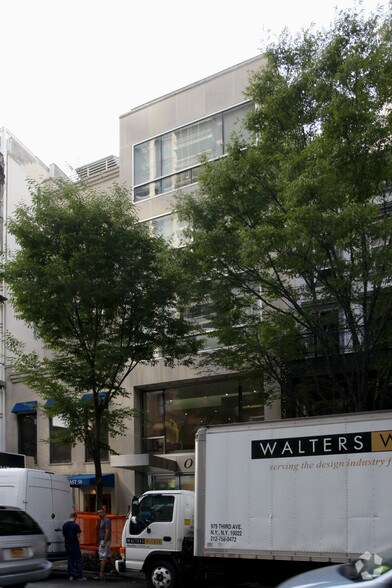 More Photos Of 242 E 58th St, New York Storefront Retail Residential For Lease