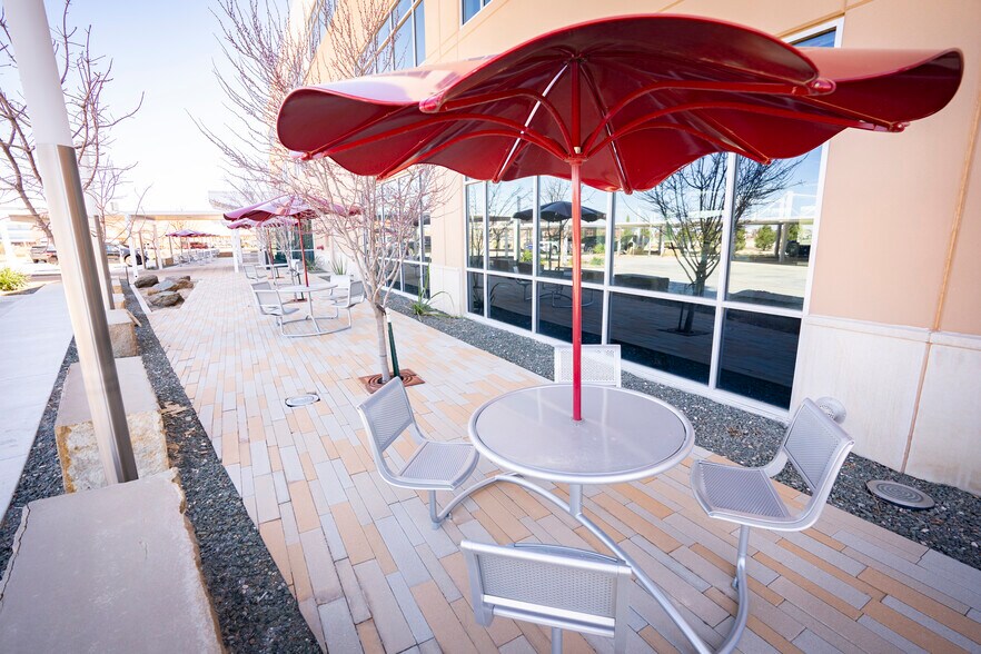 More Photos Of 404 Veterans Airpark Ln, Midland Office For Sale