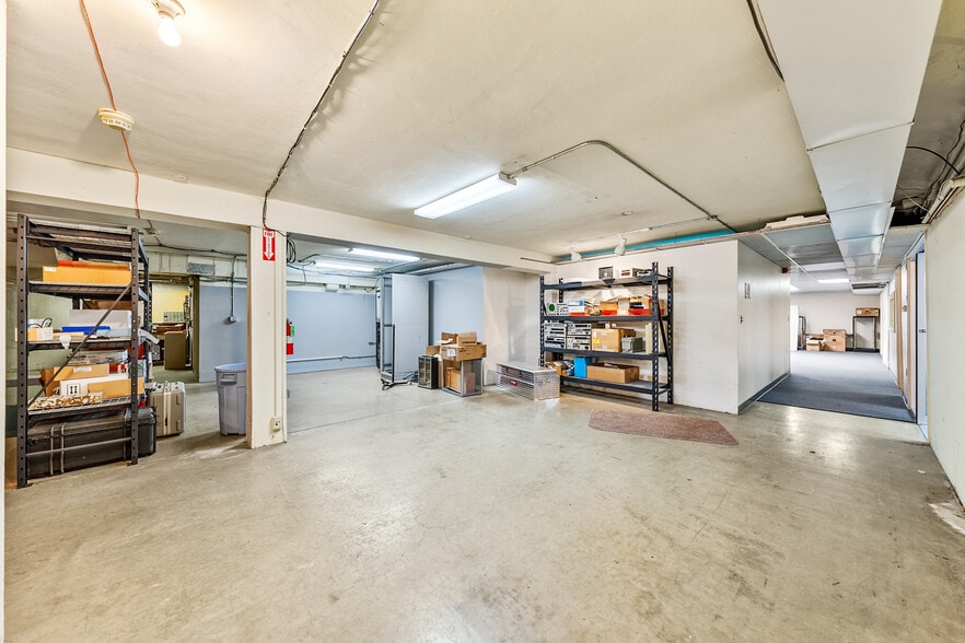 More Photos Of 655 W Umpqua St, Roseburg Radio TVTransmission Facilities For Sale