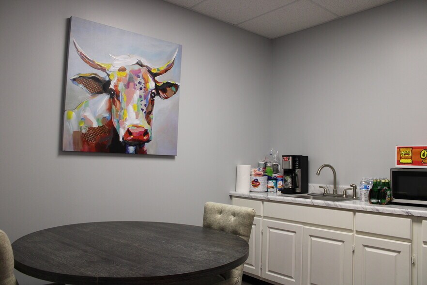 More Photos Of 6456 Cunningham Rd, Houston Industrial For Lease