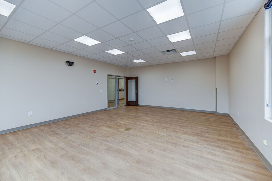 More Photos Of 1033 Alliance Park Dr, Bloomsburg Office For Lease