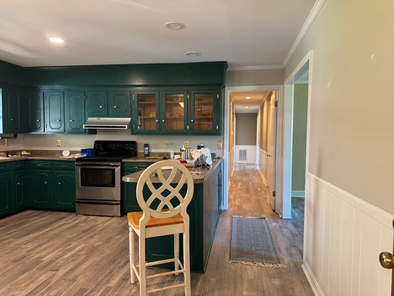 More Photos Of 2113 Wessinger Rd, Chapin Office For Lease