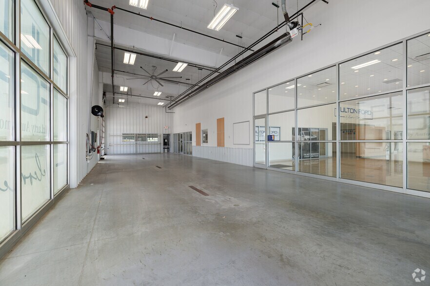 More Photos Of 1202 S Business 54, Fulton Auto Dealership For Sale