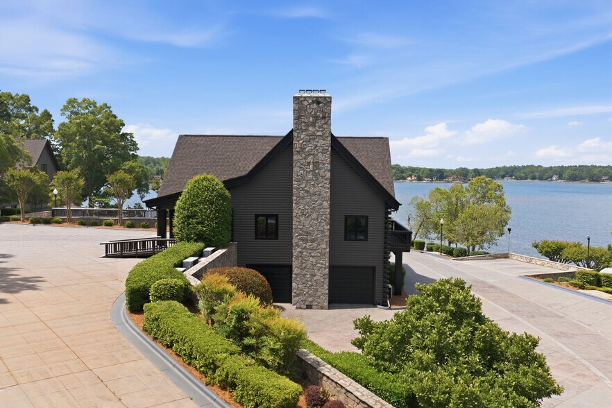 More Photos Of 9715 Nine Eagles Ln, Charlotte Specialty For Sale