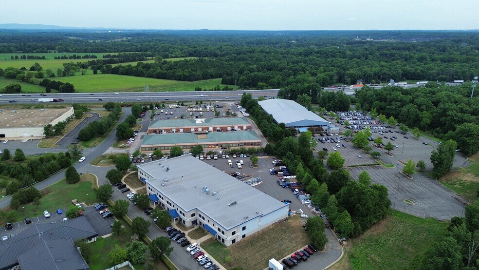 More Photos Of 7045-7073 Gateway Ct, Manassas Flex For Lease