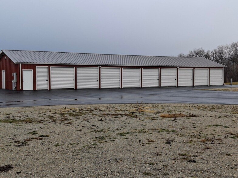 More Photos Of N2047 Sawmill Rd, Watertown Self Storage For Sale