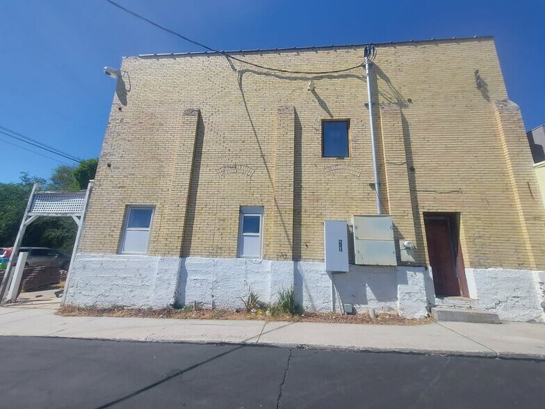 More Photos Of 141 N Main St, Smithfield General Retail For Lease