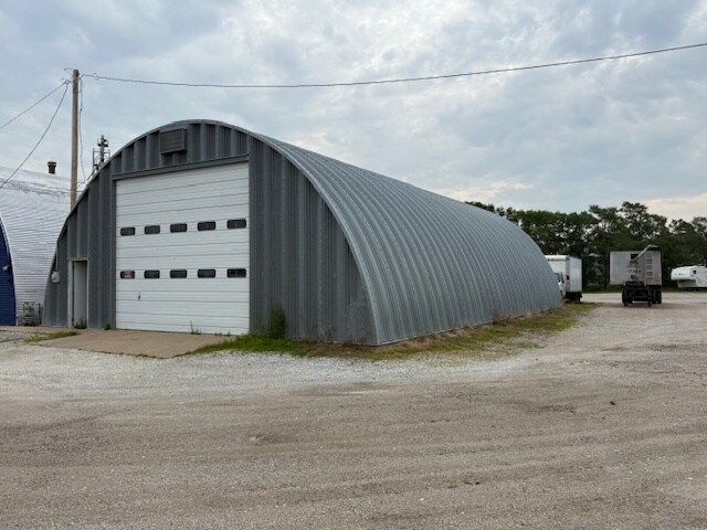 More Photos Of 207 E Valley St, Valley Warehouse For Sale