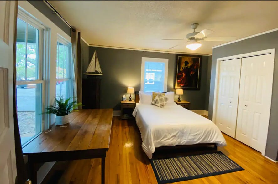 More Photos Of 308 N Main St, Travelers Rest Office For Sale