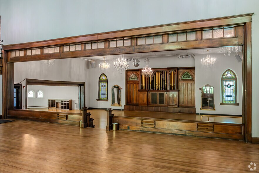 More Photos Of 618 Neil Ave, Columbus Religious Facility For Sale