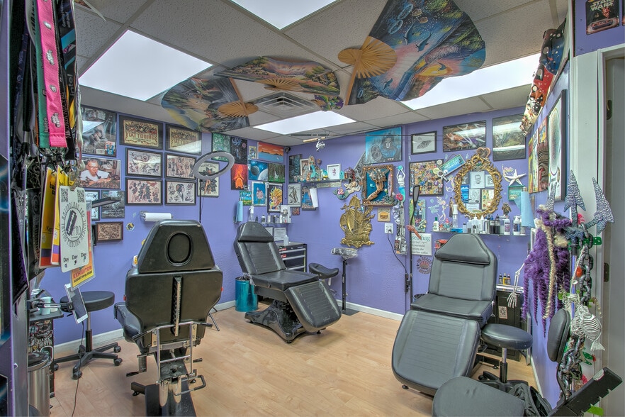 More Photos Of 220 S Ashland St, Cambridge Storefront Retail Office For Sale