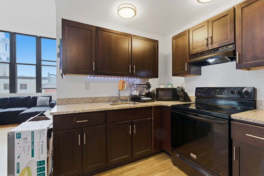 More Photos Of 281-285 Essex St, Lawrence Apartments For Sale