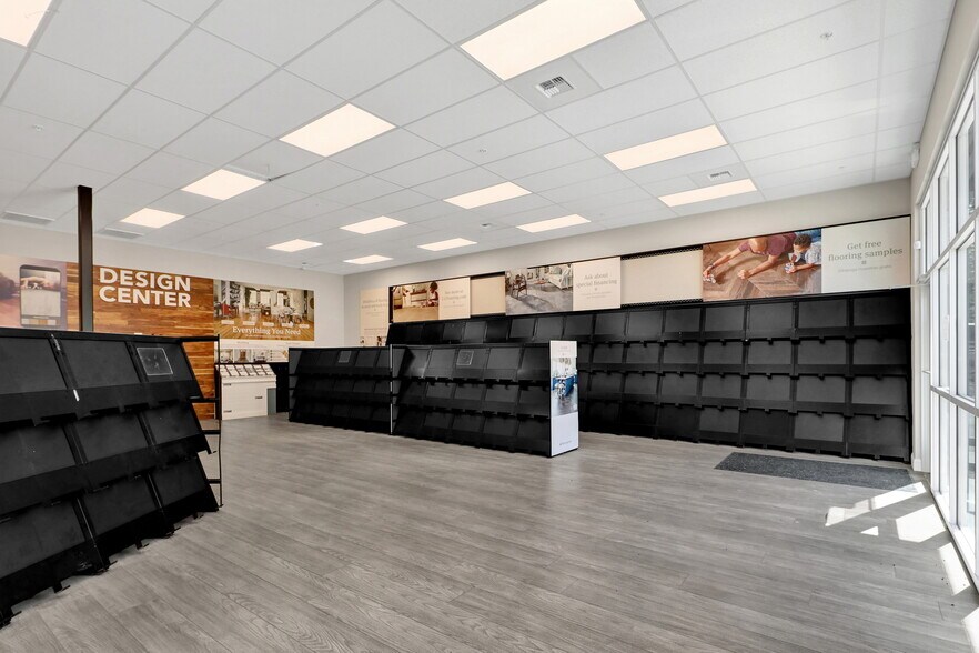 More Photos Of 145 E Stuart Rd, Bellingham Storefront Retail Office For Lease