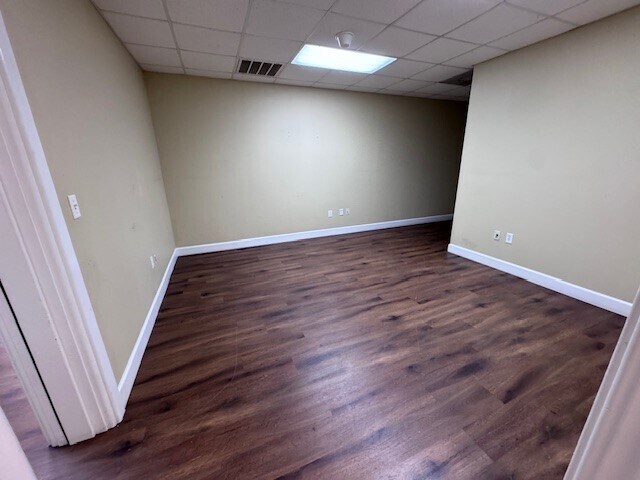 More Photos Of 2158 Pansy St, Pasadena Light Distribution For Lease