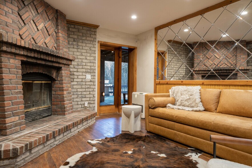 More Photos Of 218 NY-296, Windham Hotel For Sale