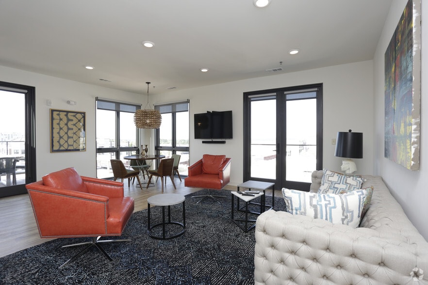 More Photos Of 174 E Main St, Spartanburg Apartments For Lease