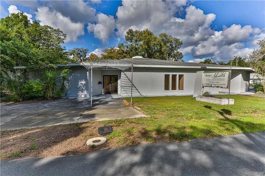 More Photos Of 202 W Highland Blvd, Inverness Medical For Lease