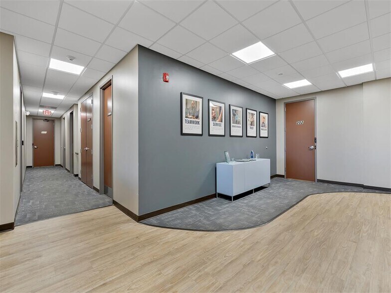 More Photos Of 330 Pelham Rd, Greenville Medical For Lease