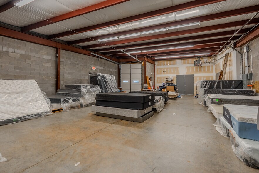 More Photos Of 1088 S Pendleton St, Easley Freestanding For Lease