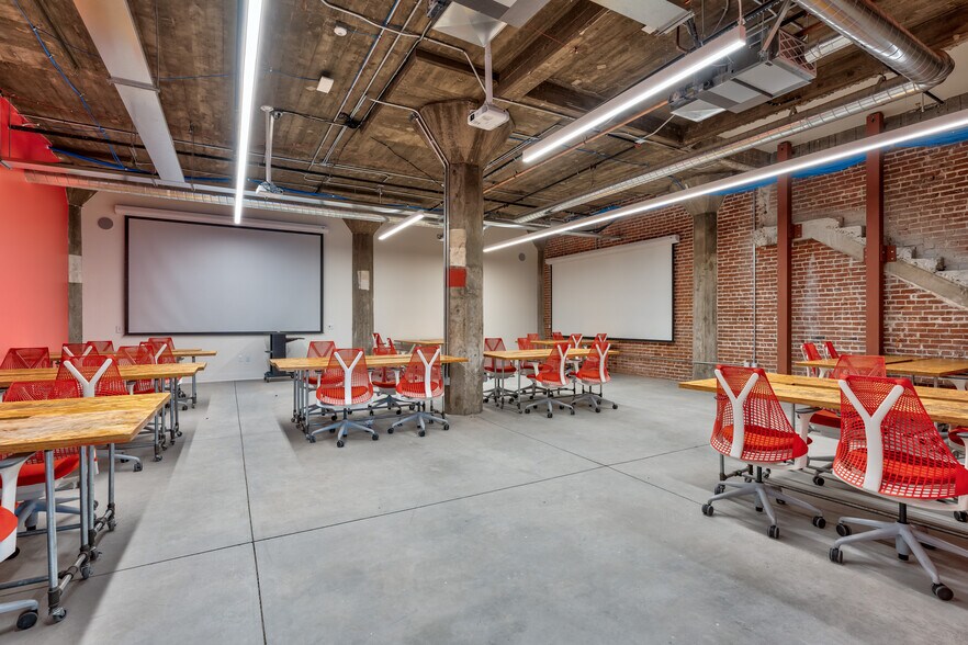 More Photos Of 747 R St, Fresno Office For Lease