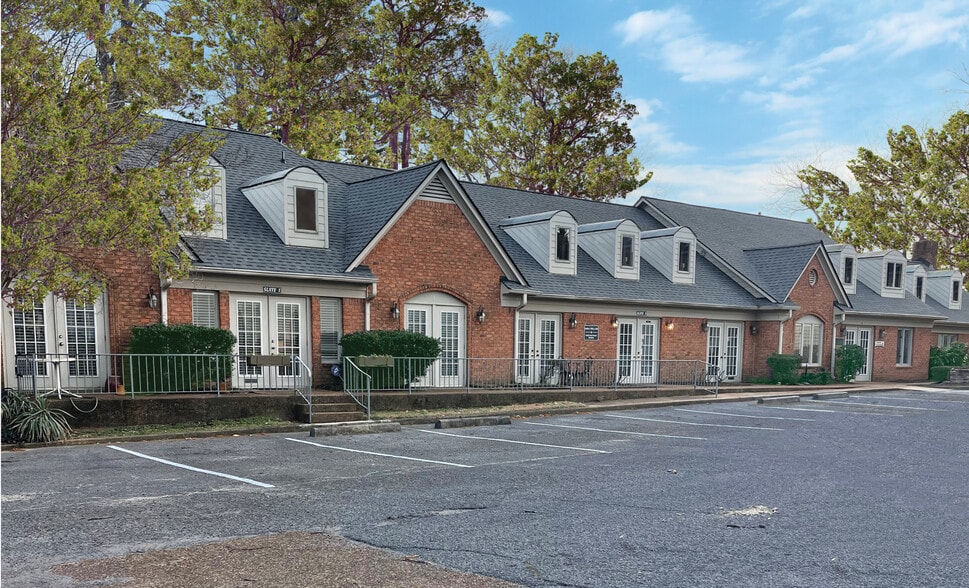 Primary Photo Of 668 Colonial Rd, Memphis Office For Sale