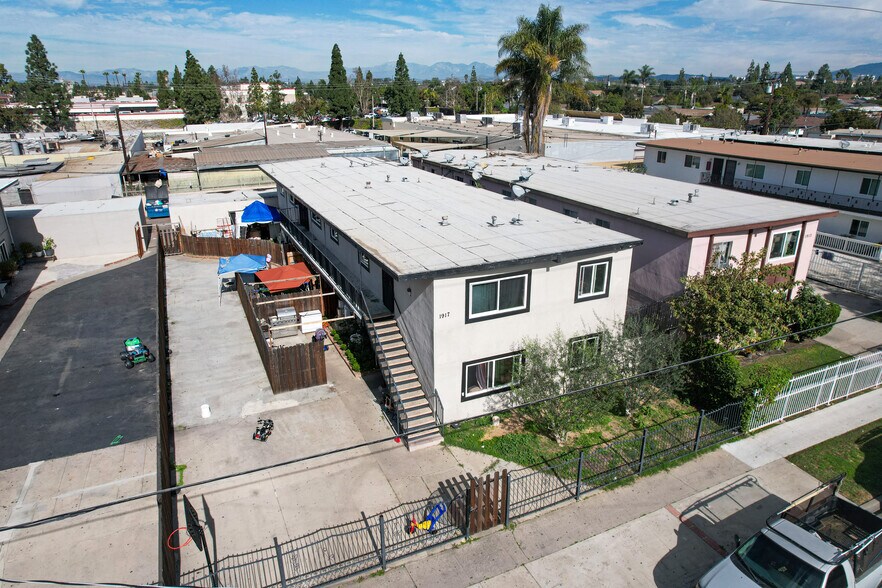 Primary Photo Of 1917 W Myrtle St, Santa Ana Apartments For Sale